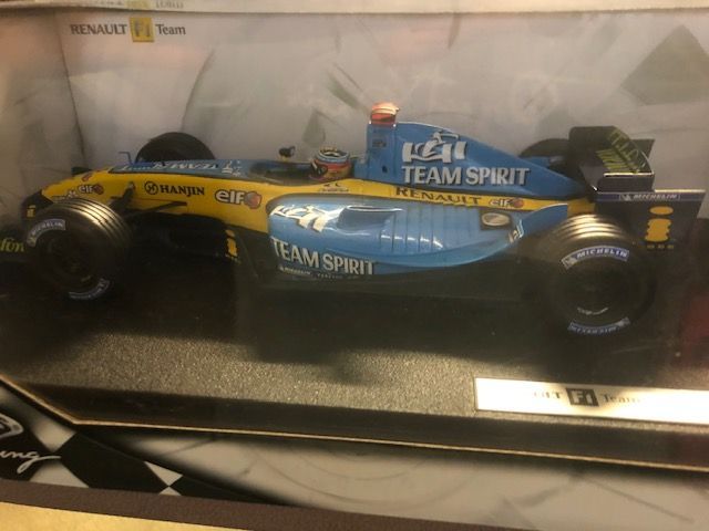 Une belle maquette Renault R25 à l'échelle 1/8, Hot Wheels racing, fabriquée en 2004 pour Matel.